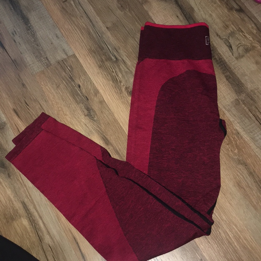 Red Victoria’s Secret ultimate leggings